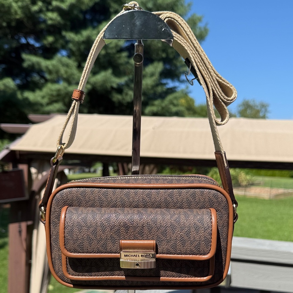 Michael Kors Bradshaw Extra-Small Signature Camera Adjustable Cross-Body(NWOT)